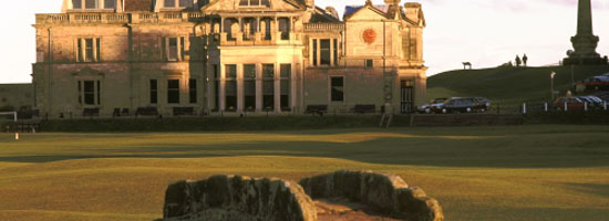 klupska kuća na golf terenu